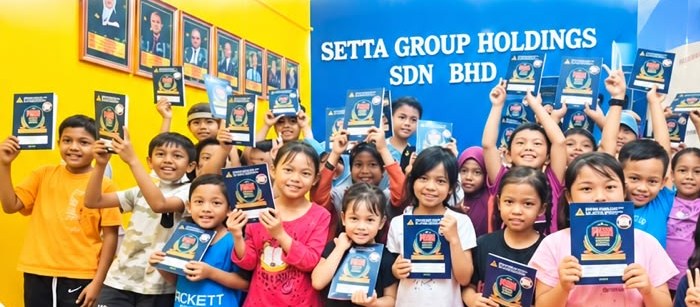 Murid kelas fizikal PMM bersama modul